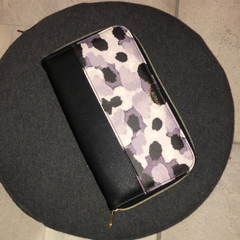 Makeup brush bag